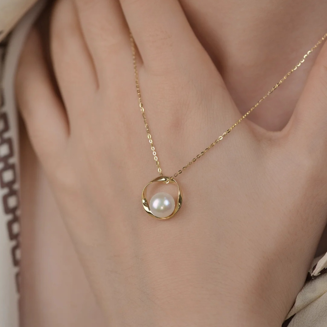 Crescent Moon– Freshwater Pearl Pendant Necklace