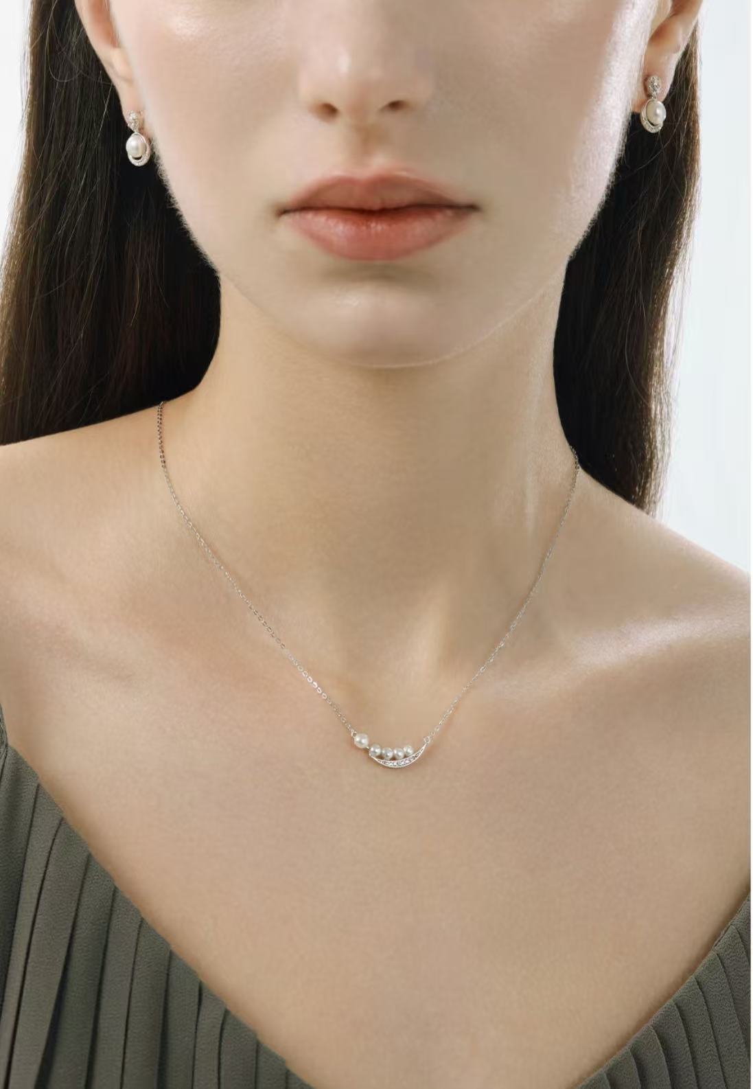 Crescent Light – Aurora Freshwater Pearl Pendant Necklace