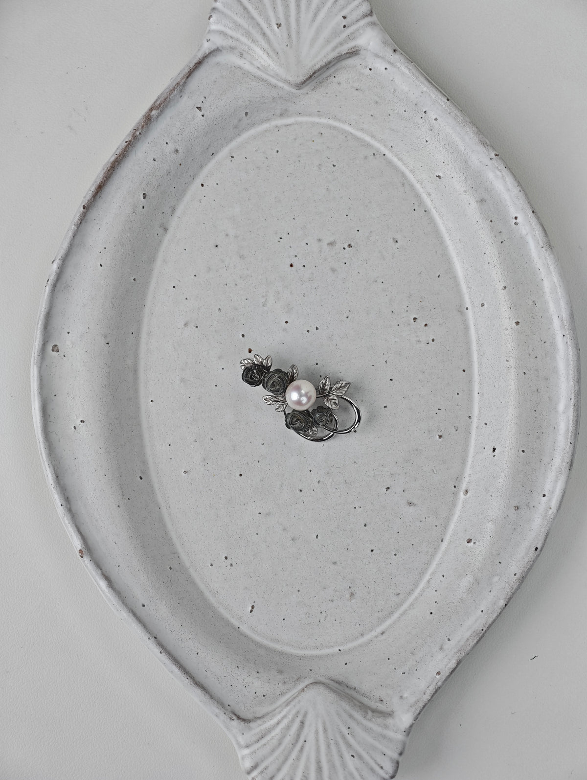 Alloy - White Near-Round Freshwater Pearl Brooch | 9–10mm AA Grade