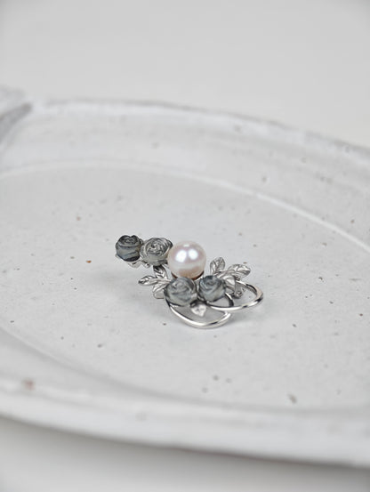 Alloy - White Near-Round Freshwater Pearl Brooch | 9–10mm AA Grade