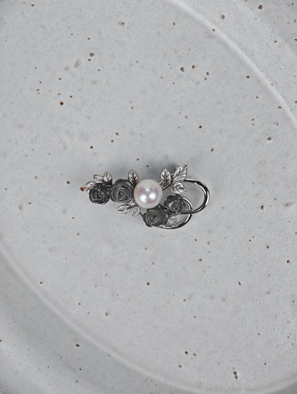 Alloy - White Near-Round Freshwater Pearl Brooch | 9–10mm AA Grade