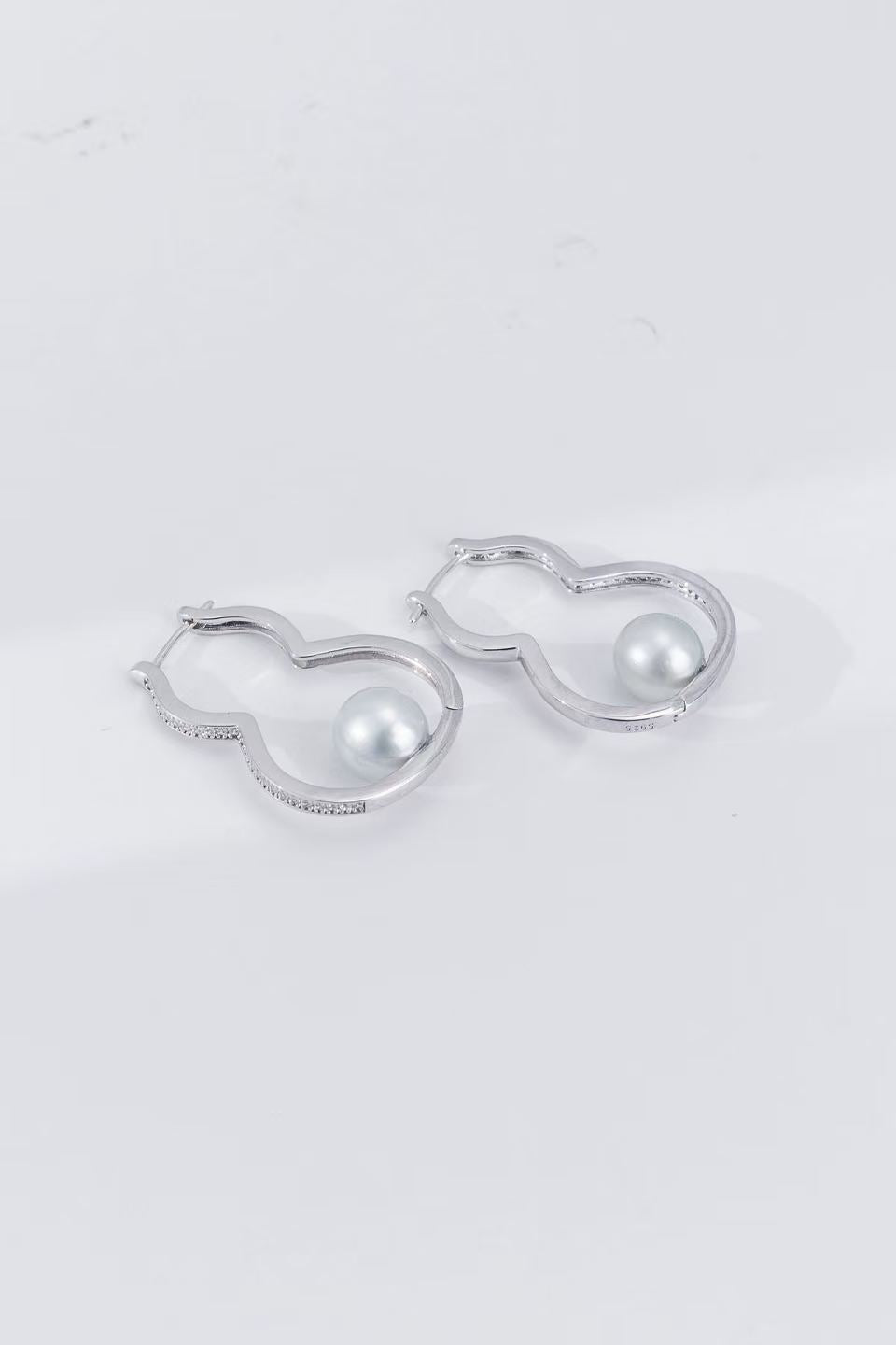 Natural Grey Akoya Madama Seawater Pearl Gourd Hoop Earrings (S925 Silver)