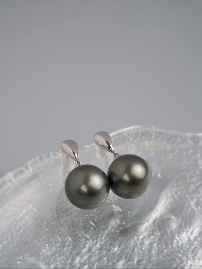 Tahitian Elegance – Black Pearl Drop Earrings (13-14mm)