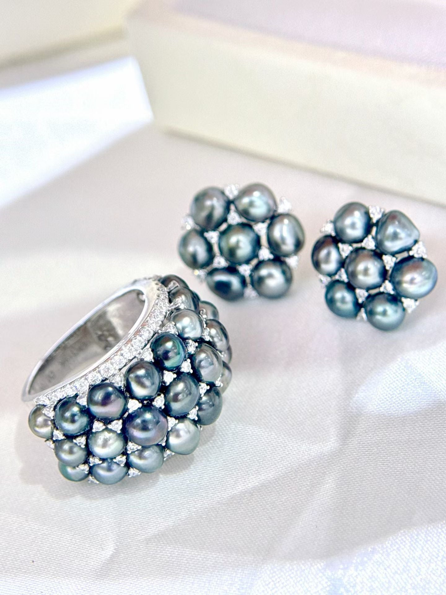 18K White Gold Tahitian Keshi Pearl Diamond Jewelry Set