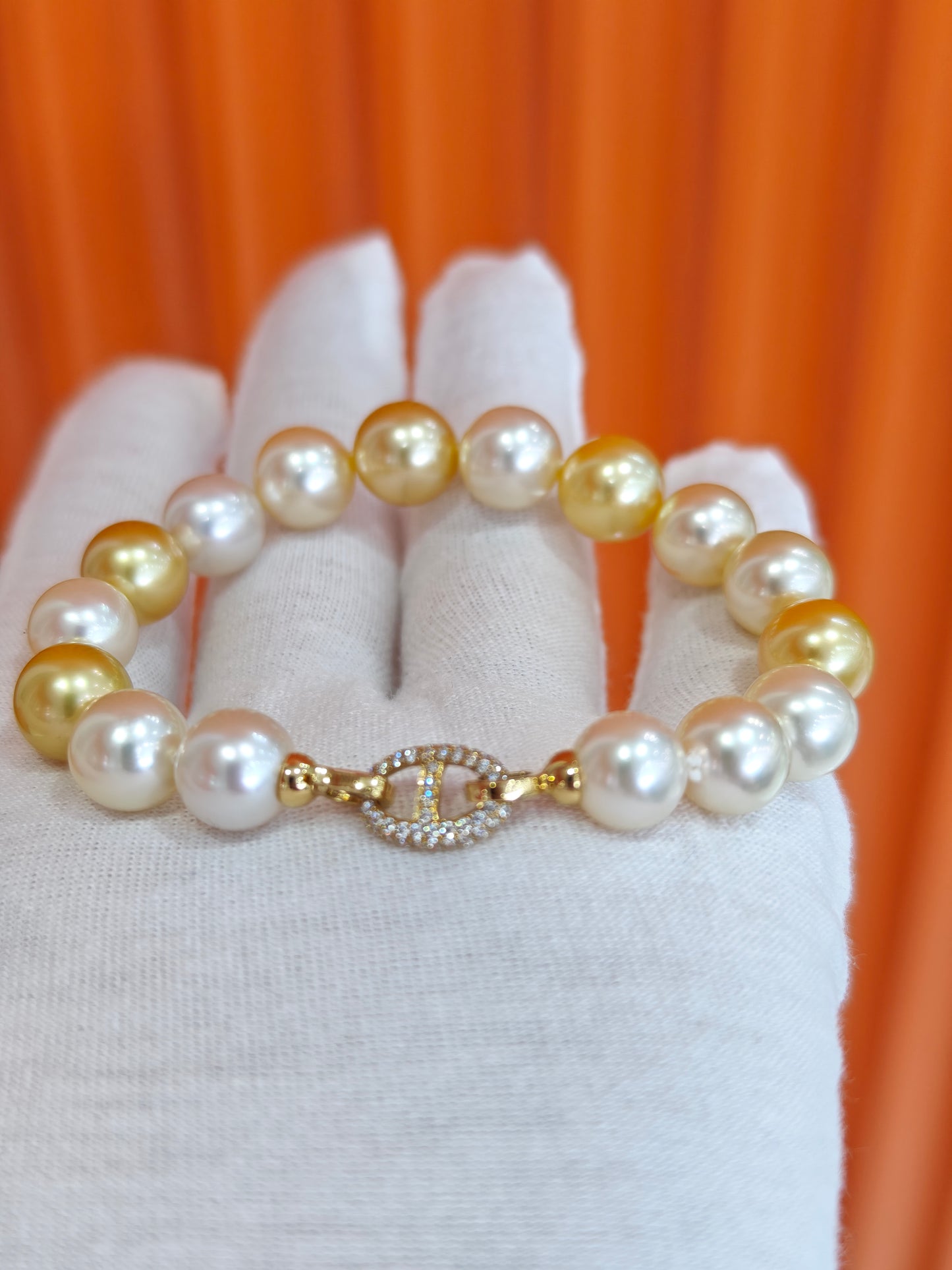 18K Gold - South Sea Golden Pearl Necklace & Bracelet Set