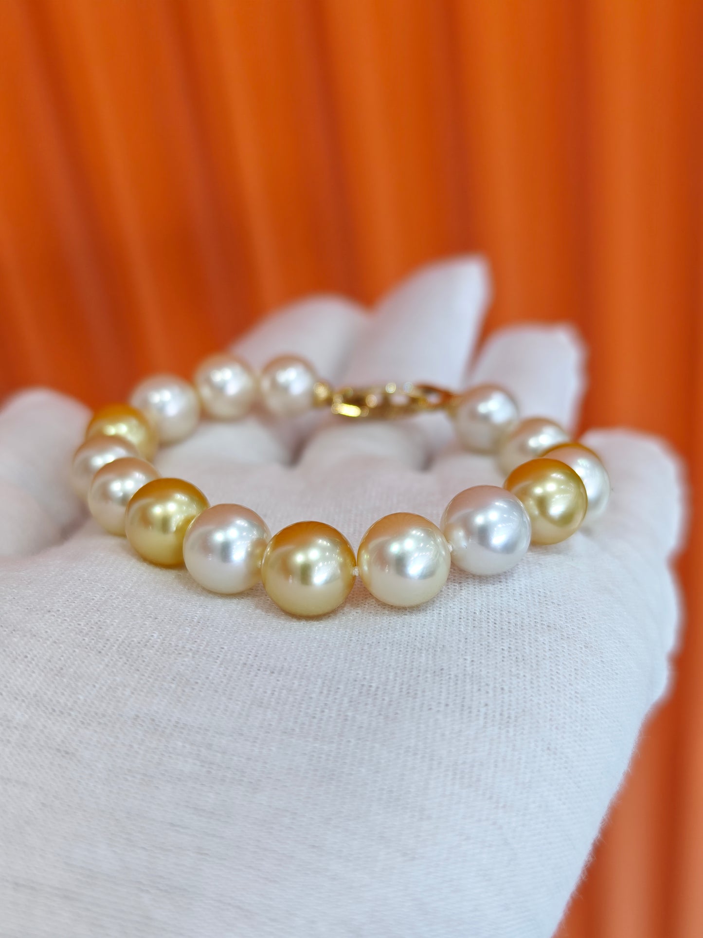 18K Gold - South Sea Golden Pearl Necklace & Bracelet Set