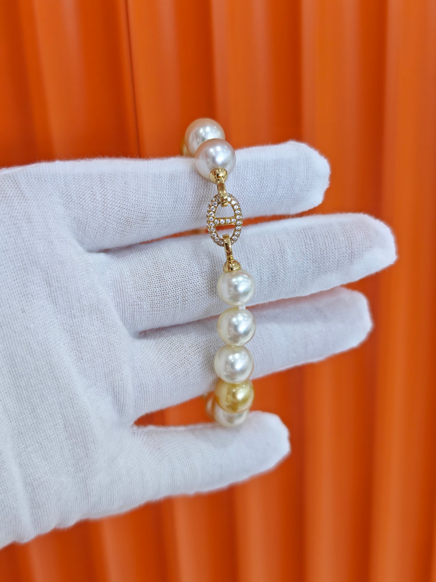 18K Gold - South Sea Golden Pearl Necklace & Bracelet Set