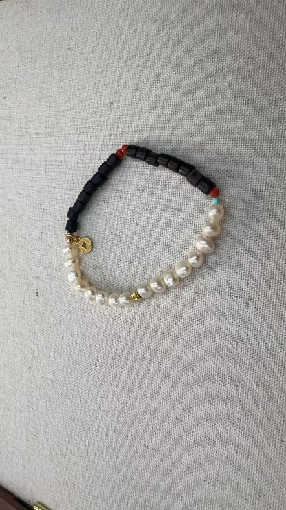S925 Silver & Sandalwood - Freshwater Pearl Bracelet | 5–6mm AAA Grade