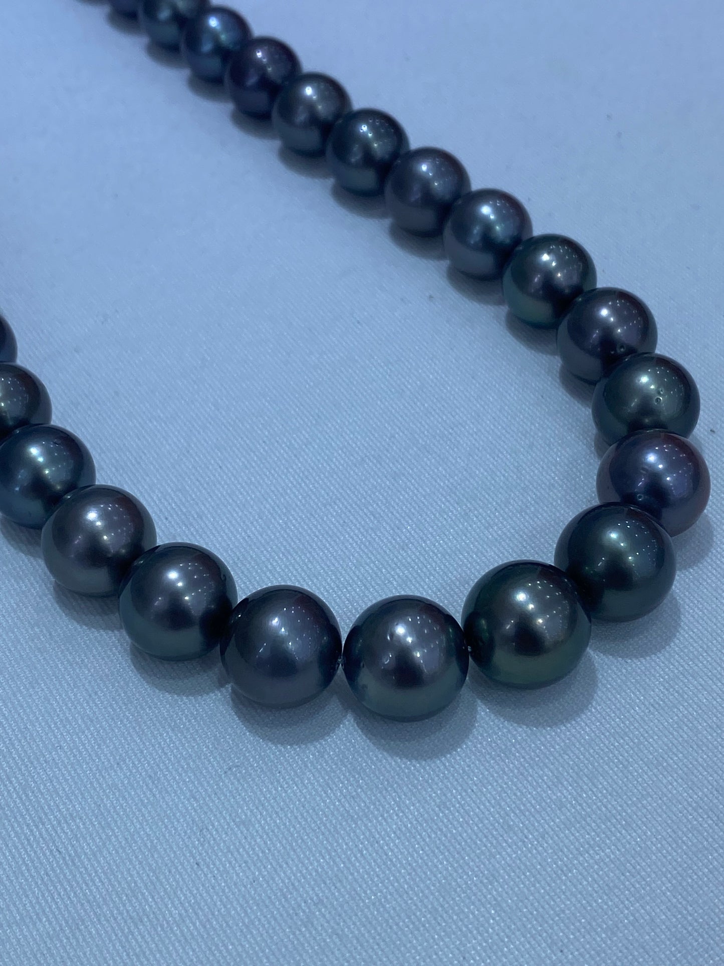 Gray-Green Tahitian Pearl Strand | 12–15mm AAA Grade