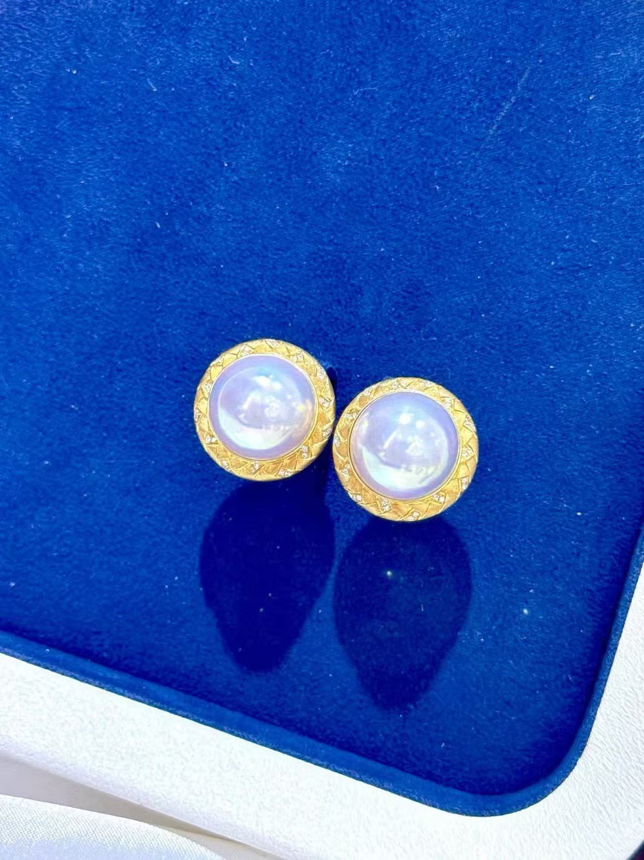 18K Gold & Natural Diamond - Saltwater Mabe Pearl Earrings | 16–17mm AAAA Grade