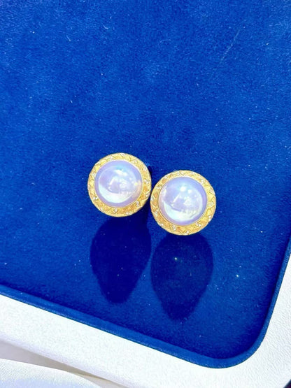 18K Gold & Natural Diamond - Saltwater Mabe Pearl Earrings | 16–17mm AAAA Grade