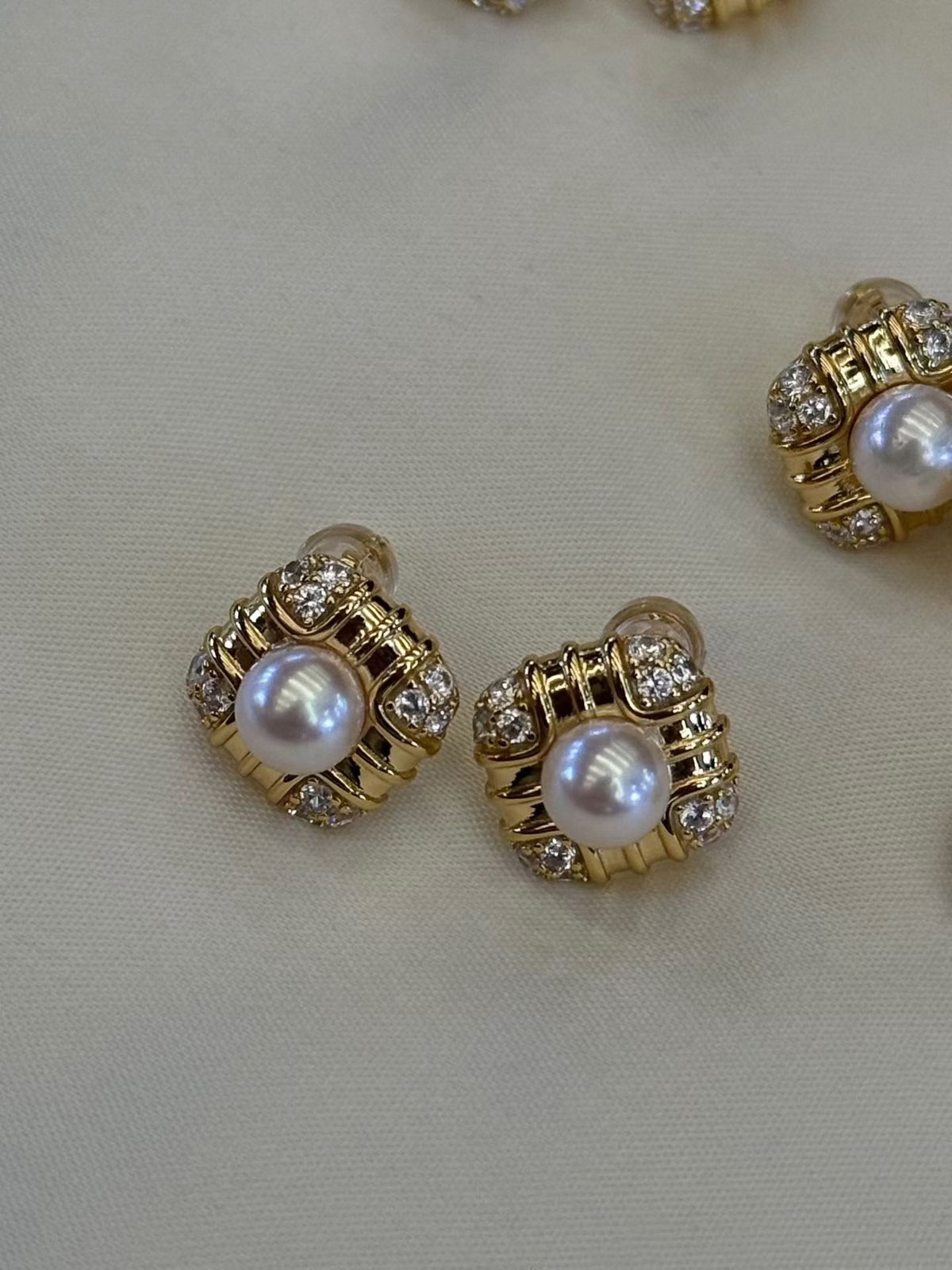 S925 Silver - White Freshwater Pearl Earrings | 6–7mm AAA Grade