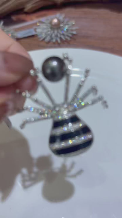 S925 Silver - Peacock Green Tahitian Pearl Nephila Brooch | 9–11mm AAA Grade